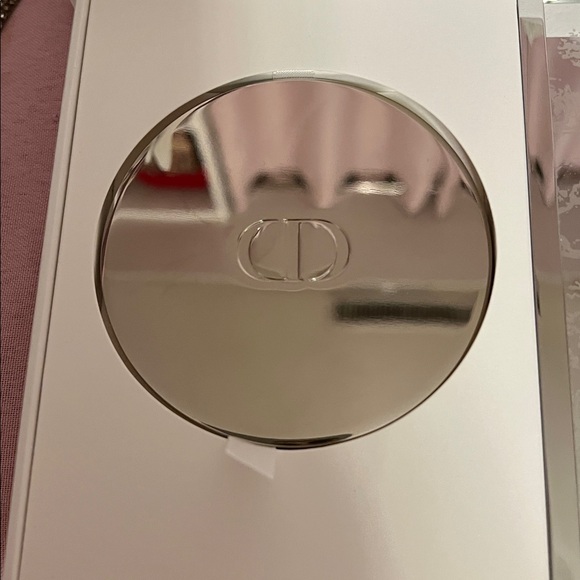 Host Pick💖 Dior Candle Set with Mirror Tray and Lid Each Candle is 8.8 oz - Picture 8 of 10